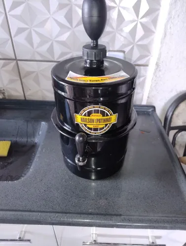 Vende-se uma chopeira nova na caixa com nota fiscal e munual,aceito proposta!