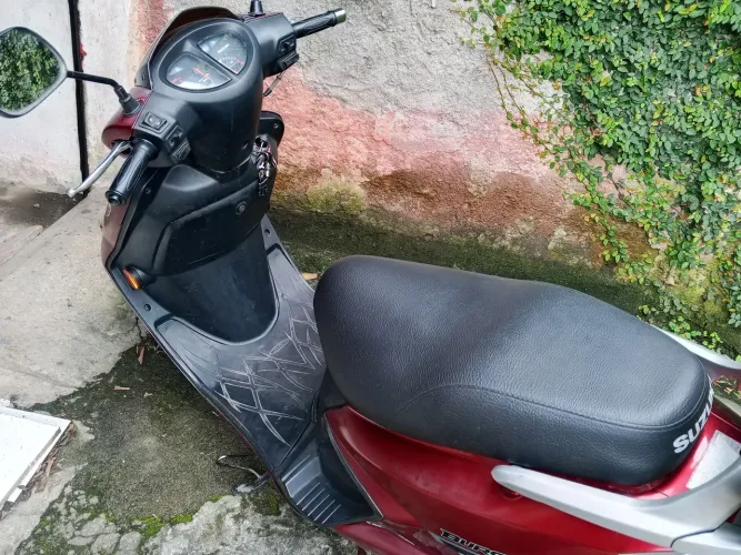 Motoca bem conservada