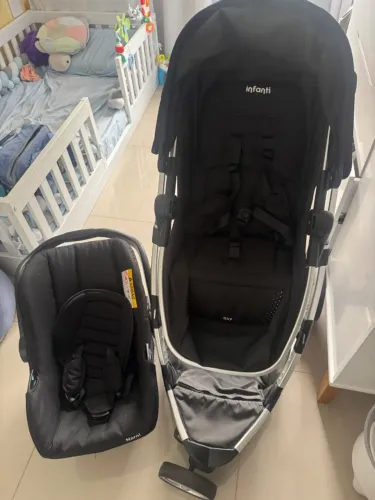 Carrinho de bebê + bebê conforto infanti