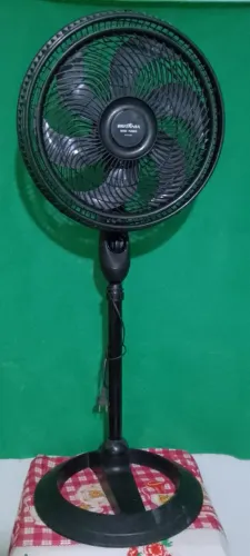 Ventilador de.tore.colunna.britania
