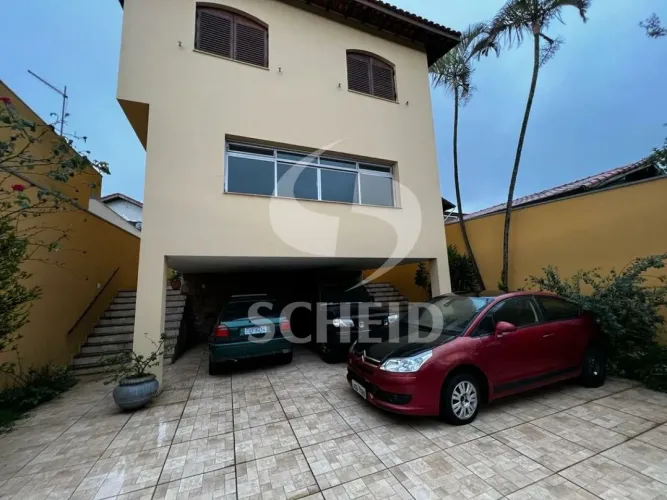 Sobrado a venda em Interlagos 250m2 3 dorms, suíte, 4 vagas de garagem