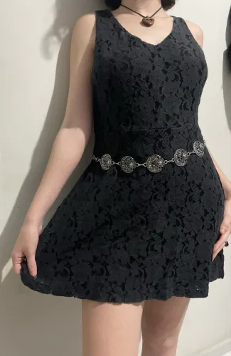 Vestido renda (brechó)