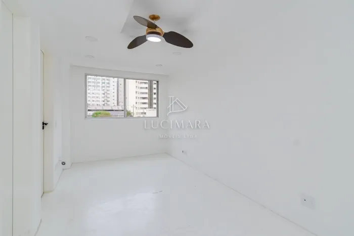 APARTAMENTO com 1 dormitório para alugar com 44m² por R$ 1.890,00 no bairro Centro - CURIT