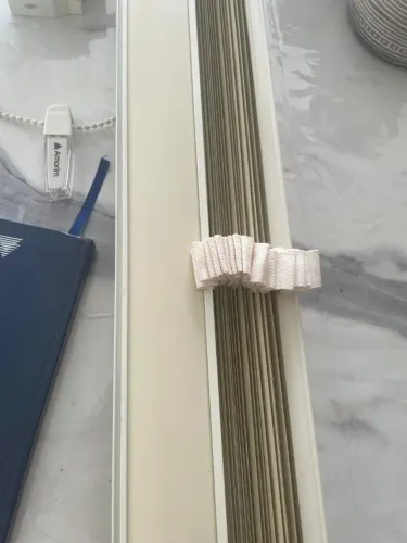 PERSIANA HORIZONTAL EM ALUMINIO 50 MM COM FITA