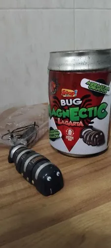 Brinquedo Lagarta magnetica