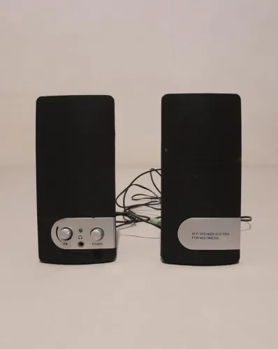 Caixa de Som para PC / Notebook (USB + P2)