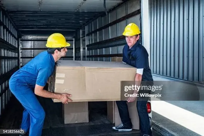 HOMENS PARA CARGA E DESCARGA
