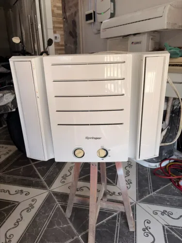 Ar condicionado 10 mil btus springer 220v