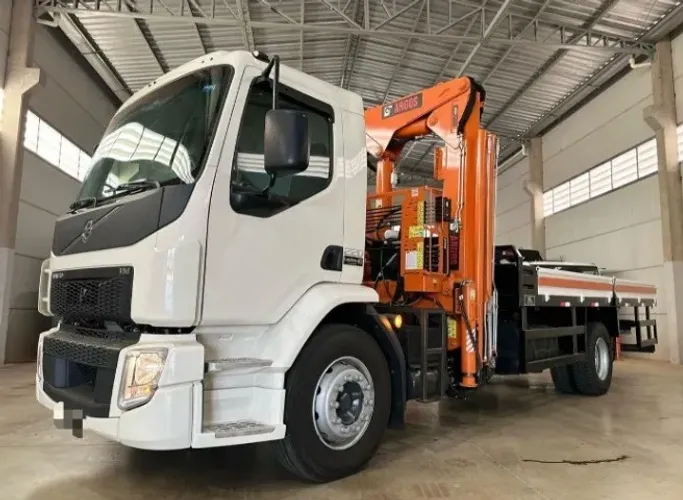 Volvo Vm 220 2016 com munck