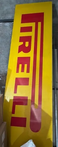 Placa decoração Pirelli