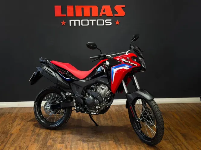Sahara 300 Vermelha 2026 Rally ABS FlexOne - Apenas 1.350 KM.