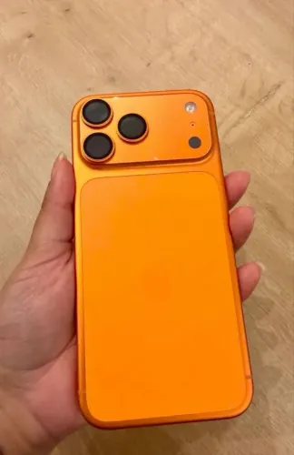 iPhone 17 pro laranja