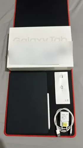 Galaxy Tab S10 FE WiFi 128GB - Completo c/ Caixa, Nota, Capa e S Pen - Impecável
