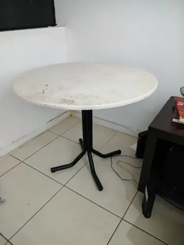Mesa tampo de mármore 80 cm