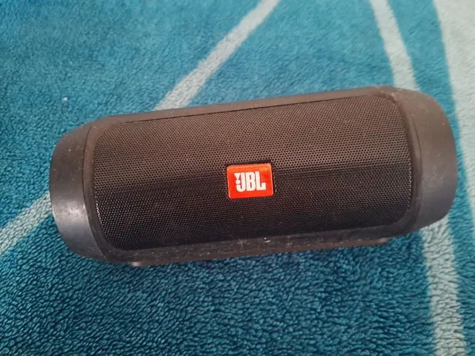?Caixa de Som Bluetooth Charge 2+  Excelente Estado e Ótimo Som