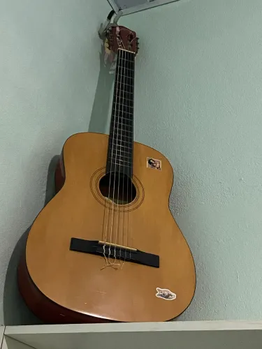 Violão 150,00