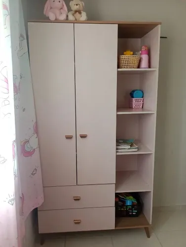 Guarda roupa e cômoda