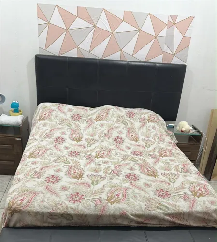Cama e cabeceira