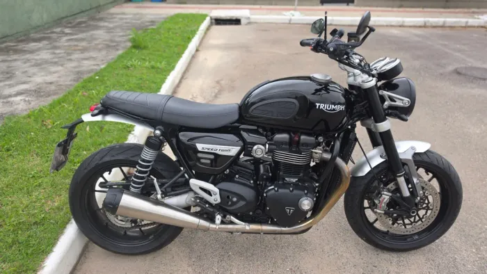 Triumph Speed Twin 1200 2023 Preta