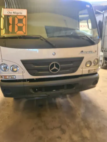 Mercedes Benz - Accelo 2018 - Semi Novo - Leia