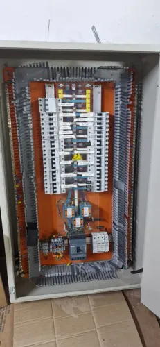 Quadro elétrico Barato (Só o medidor é mais de 4k)