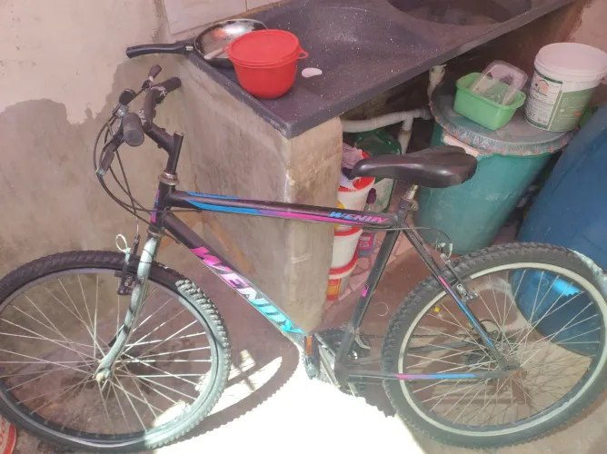 Bicicleta com marcha usada