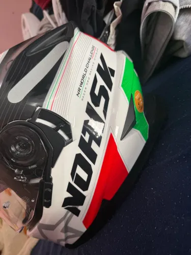 Capacete Norisk Itália