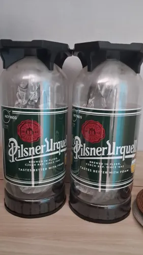 Barril plastico cerveja pilsner urquell