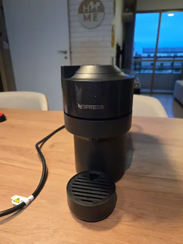Cafeteira Nespresso Vertuo 220V