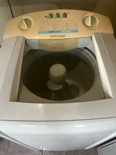 Máquina de lavar roupas Eletrolux