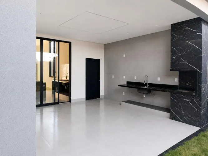 Casa à venda no bairro Portal do Vale em Uberlândia