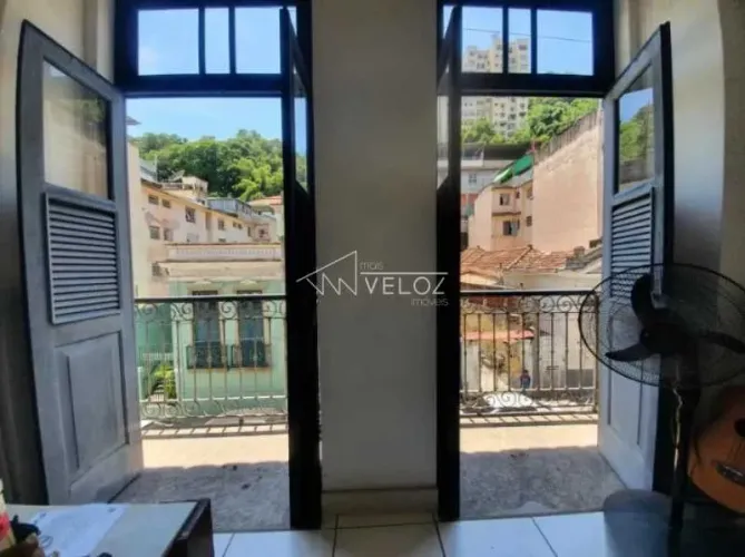 Kitnet/Conjugado - / Residencial / Centro