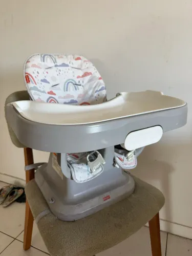 Cadeirinha de alimentação 