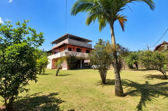 Casa em Condomínio aproximadamente 2.500 m², Piscina, Açude e Espaço Gourmet  Bosque Dias 