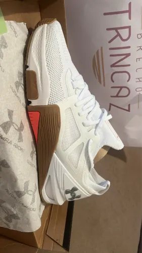 Tênis Under Armour (Unissex, tamanho 40)
