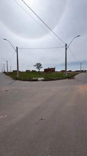 VENDE-SE ÁGIO DE LOTE DE ESQUINA - JARDIM DOS IPÊS