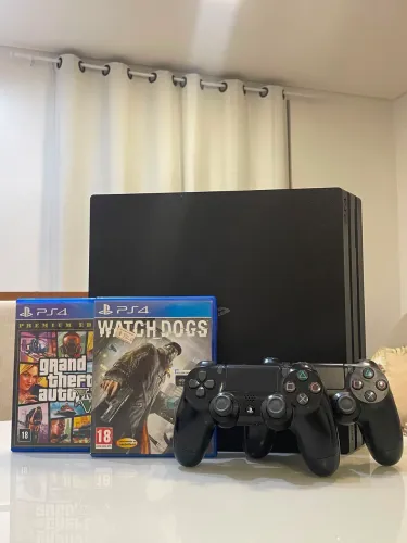 PS4 PRO 1TB C/ 2 CONTROLES ORIGINAIS