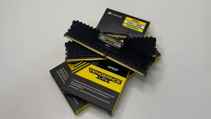 16GB (2X8GB) CORSAIR VENGEANCE LPX 3200MHZ