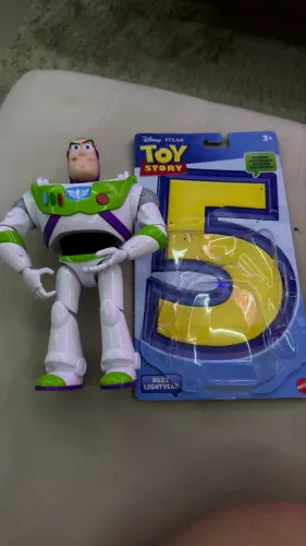 Boneco Buzz Toy Story. Novo, só foi retirado da embalagem.