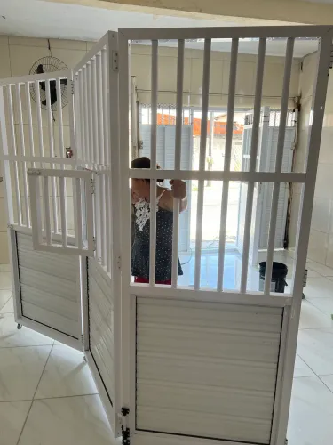 Portão de alumínio Branco