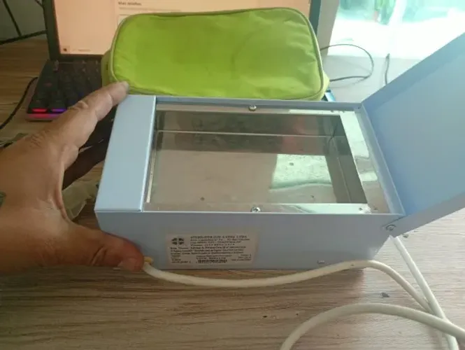 Estufa Esterilizadora para Alicates de Unha Manicure Pedicure bayb bivolt semi nova