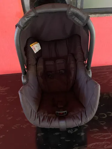Vende - se bb Conforto semi novo