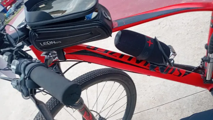 Vendo uma mountain bike Specialized
