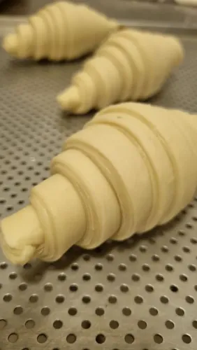 Fornecemos ,croissant, ,meia luas argentinas,alfajores argentinos.