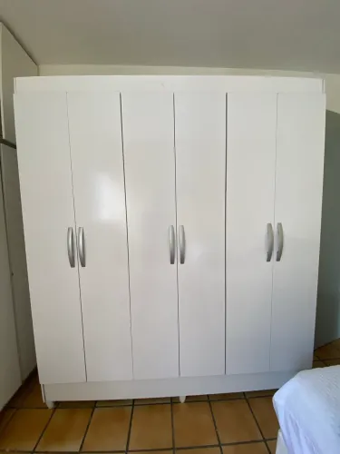 Guarda roupas 6 portas 