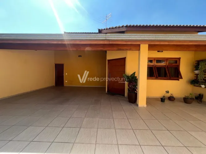 CASA COM SUÍTE E ESPAÇO GOURMET NO PARQUE VIA NORTE