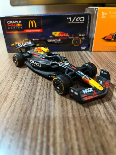Miniaturas F1 APX GP, McLaren e Red Bull