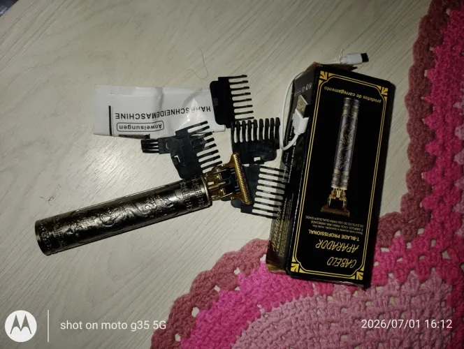 Máquina de barba e cabelo nova