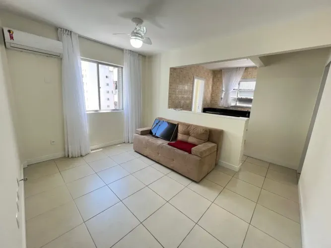 Aluguel anual // 01 dorm. // garagem priv. // mobiliado