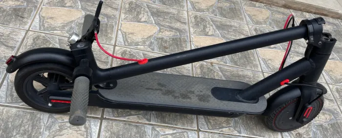 Patinete elétrico.